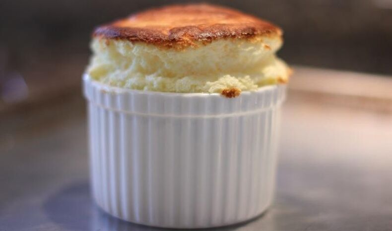 Souffle from cottage cheese and apples - a dessert for pancreatitis